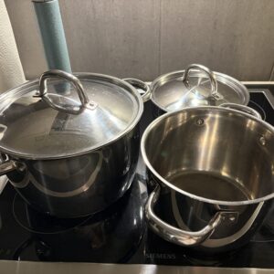 3 Casseroles + couvercles